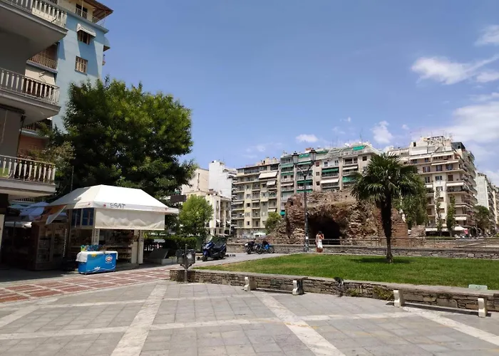 Cosy Open Large By Galerious Parace Yr1 * Thessalonique